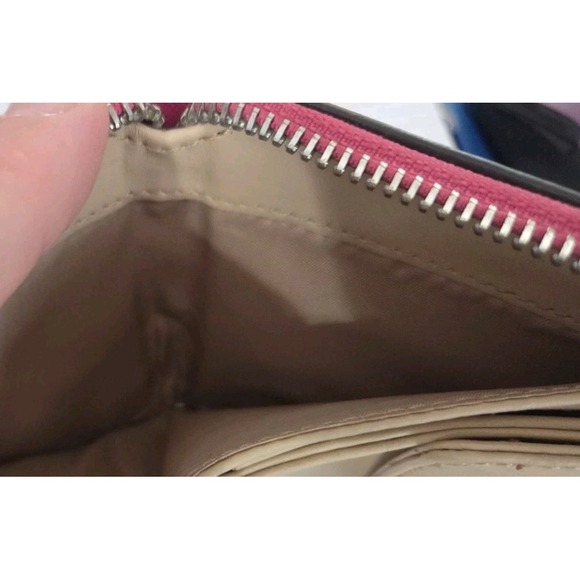 Guess  Womens Hot Pink Zip Around Wallet  4.5"X 4" - Picture 5 of 5